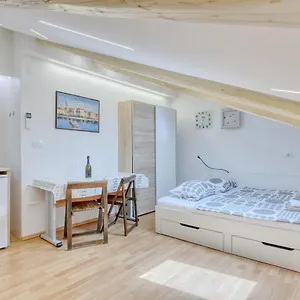 Light In Apartamento